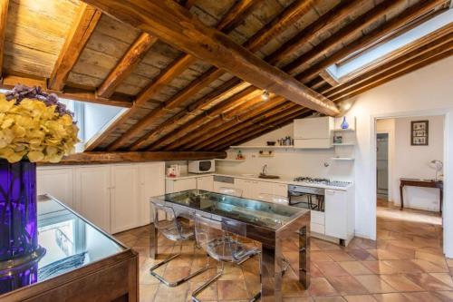 One-Bedroom Apartment with Balcony image 5