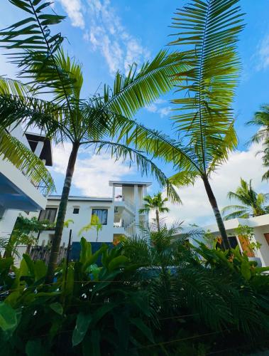 La Vida Bonita Bed and Breakfast near Long Tengerpart