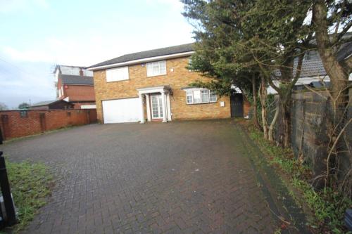 The Gable House - Wokingham