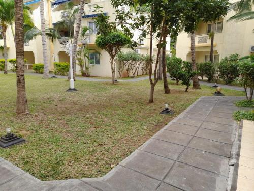 Lovely, Cosy Apartment - G Floor- Spacious, Pool