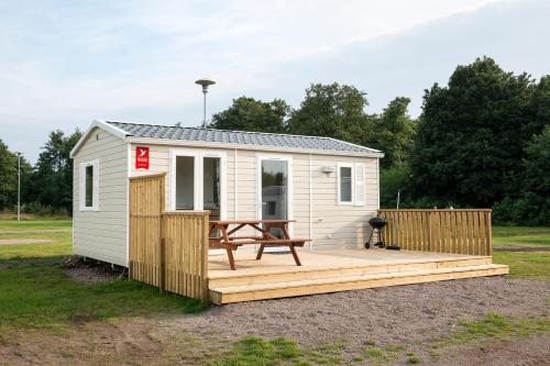 2 bedrooms, 4 beds
