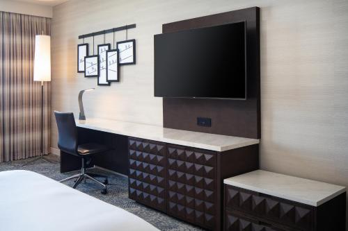 King Room image 2
