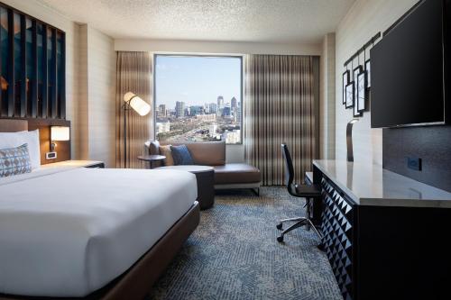 King Room image 3