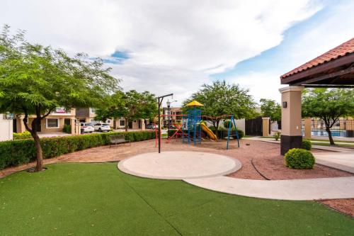 Elegant House Altaria Hermosillo 3 Bedrooms with Pool