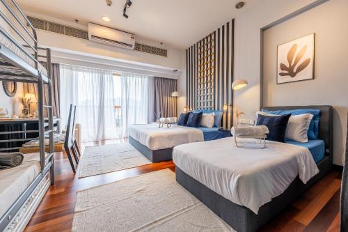Resort Suites at Pyramid Tower by GL Staycation