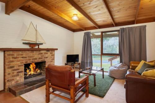 Seaside Retreat in Rye, Cozy 3-BR Home