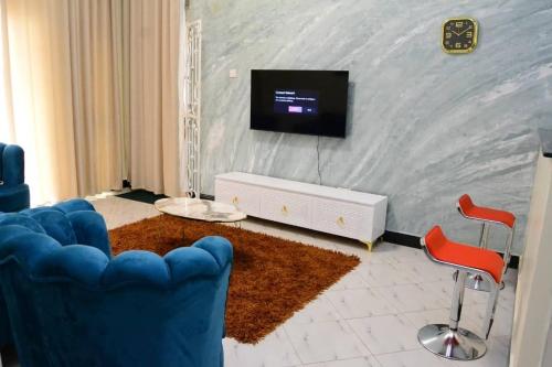 Serenity Found 2 Bed Haven with Private Balcony in Γουακισο