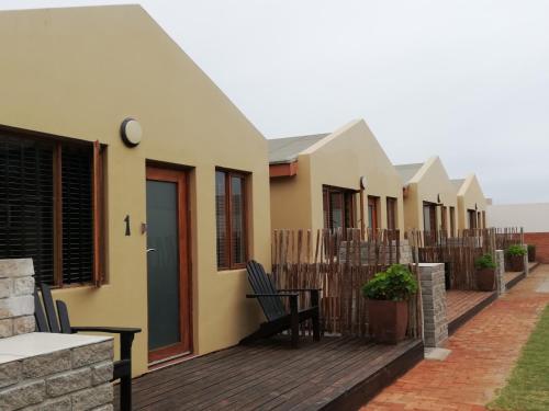 Tampilan eksterior, Walvis Bay Backpackers & Self-catering in Teluk Walvis