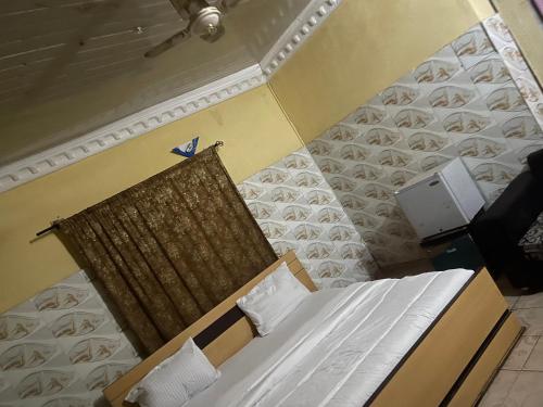 Yessitstay, Abudža