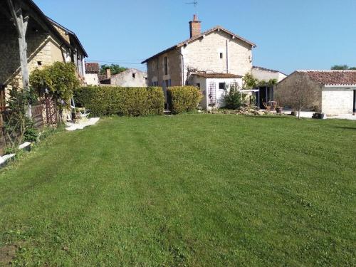 Maison de famille in Saint Jean De Sauves