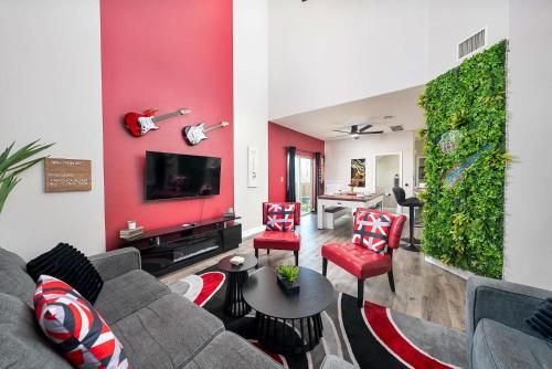 Cozy 8BR Family Home with Backyard in Austin, USA