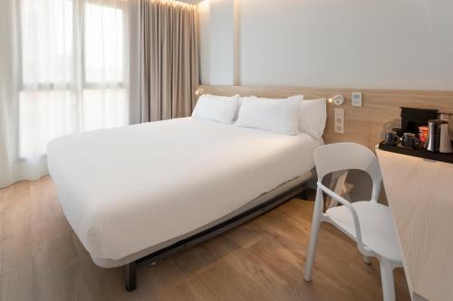 Superior Double Room image 6