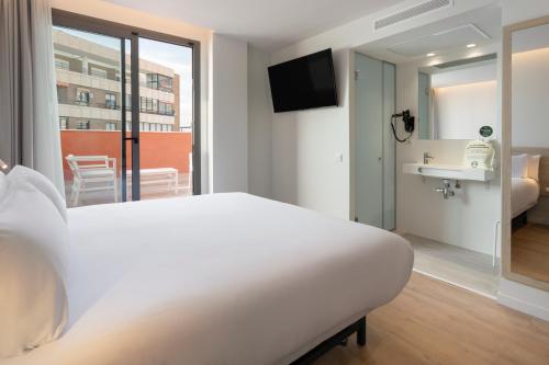 1 queen bed