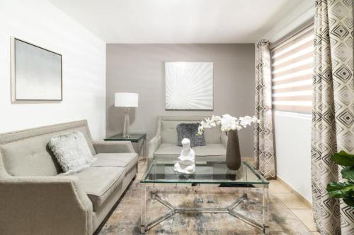 Family House in Mixcoac 3 Bedrooms with Private Parking