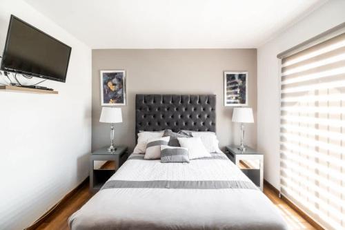 Family House in Mixcoac 3 Bedrooms with Private Parking