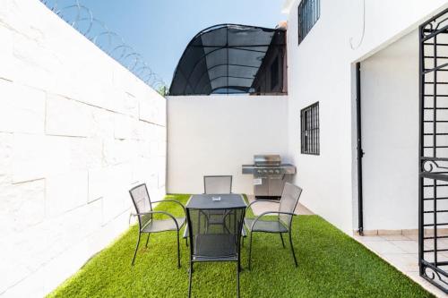 Family House in Mixcoac 3 Bedrooms with Private Parking