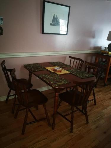 Paradise Eastern Township cottage in โคแวนส์วิลล์ (QC)