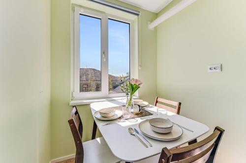 Apartment 10 - Modern 2BR Apartment, Fast WiFi, Near Old Town, Tallinn