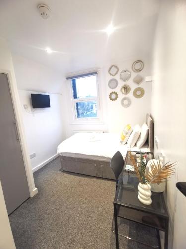 Deluxe Single Room image 6