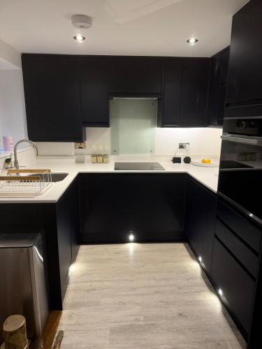 Large 1 bedroom self contained garden flat, Windsor (Foto 6)