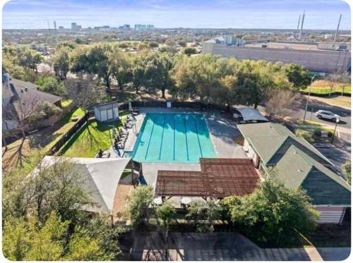 Cozy Sunterro Serenity in North Austin Pet Friendly Cozy Sunterro Serenity in North Austin Pet Friendly