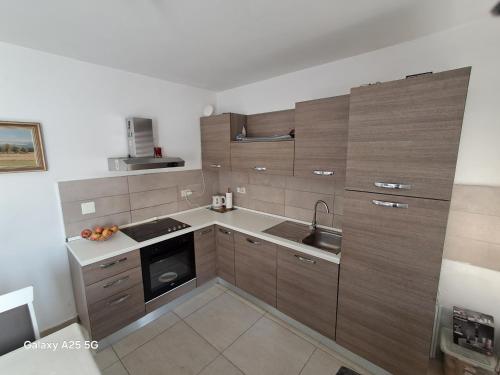 Apartments Tonći – Tribunj, VA