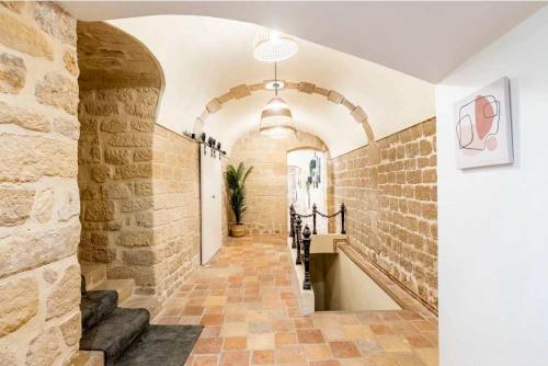 Keyz - Spacious 2 Bedrooms in Le Marais - image 11