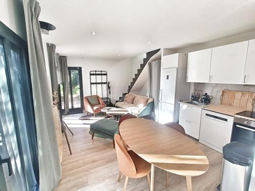 Au sommet des Ocres et des Bois - Maison T3 & Parking in Roussillon