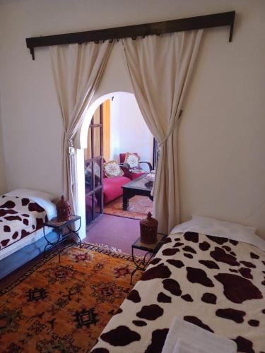 2 twin beds