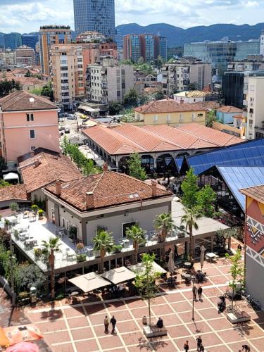 bazar 5 mini apartament, Tirana