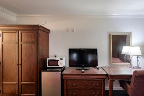 1st Interstate Inn