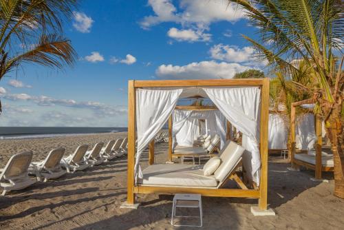 A környék, Radisson Riviera Panama in El Pajonal