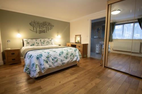 Lovesgrove Country Guest House in Cosheston