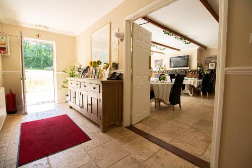 Fuajee, Lovesgrove Country Guest House in Cosheston