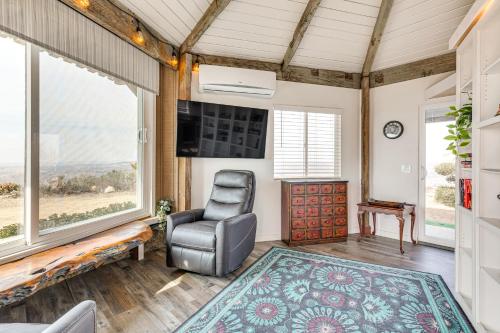 Backyard and Zen Garden Hilltop Haven in Bonsall! detail