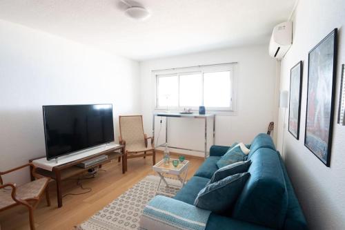 La Prom - a two bedroom apartment with a sea view - image 12
