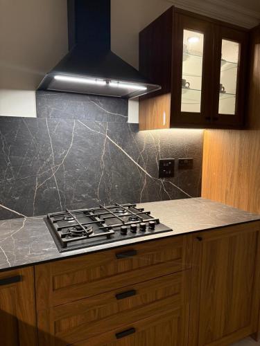 Home away from home in Glasgow - Free Street Parking near Burrell Collection