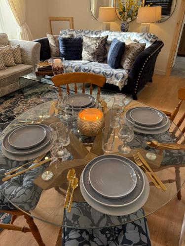 Home away from home in Glasgow - Free Street Parking near Burrell Collection