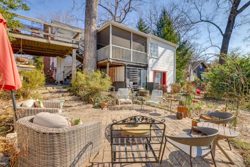 Unwind Fireside and Walk to Dtwn! Tyron Retreat in 特賴恩 (NC)