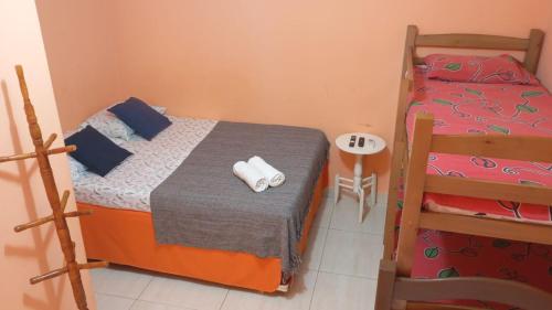1 double bed, 1 twin bed