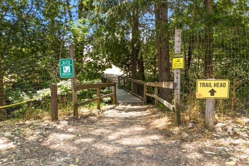 المنطقة المحيطة, Mendocino Redwoods RV Resort in Willits