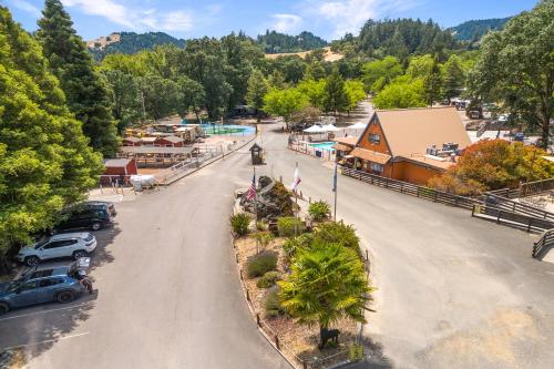 المنطقة المحيطة, Mendocino Redwoods RV Resort in Willits