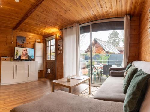 Chalet proche Fontainebleau senart Paris, parking gratuit gîte à louer Savigny-le-Temple