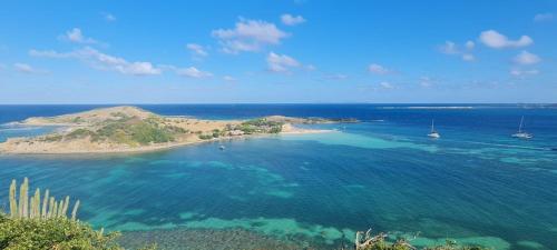 PALM BLUE Caribbean Pinel Bay in 聖馬丁