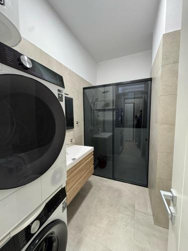 Dennys Apartment New Bazaar Delight Premium, Tirana (Foto 7)