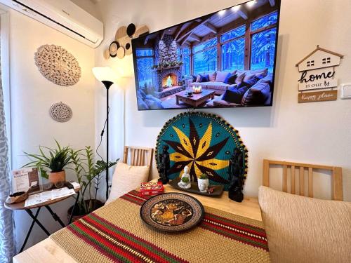 Bohemian Apartment in Glyfada - Tap to explore photos