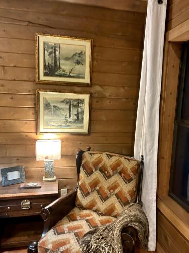 Lakefront Log Cabin On Emerald Isle With Hot Tub Lakefront Log Cabin On Emerald Isle With Hot Tub