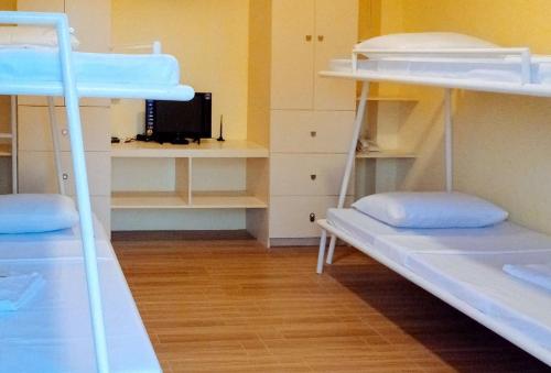 RedDoorz @ Southern Suites Guimaras Room Type - Mixed Dormitory Room