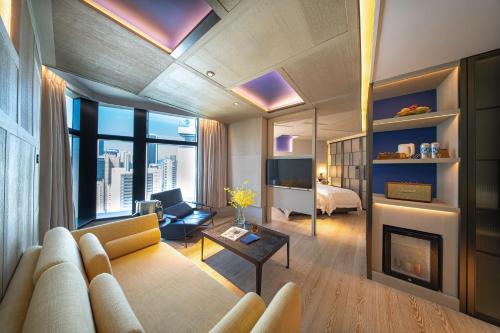 room detail thumbnail 1