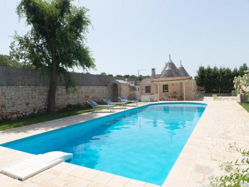 Trullo Filippo with pool near Ostuni